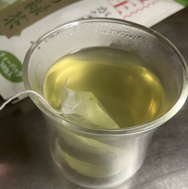 GABAの緑茶の色