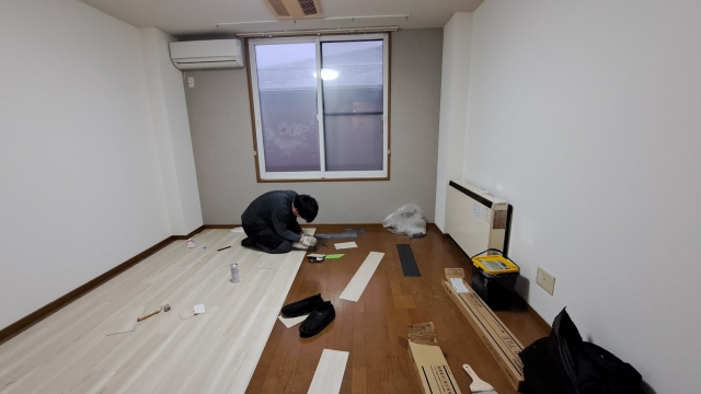 プロの床補修